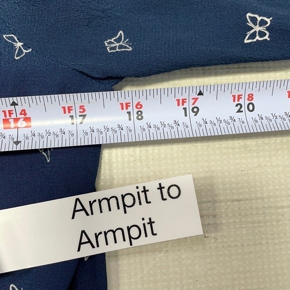 Rails Top Shirt Blouse Button Up Butterfly Print Small - Picture 11 of 12